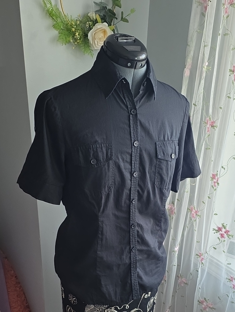 Michael Kors Black Short-Sleeve Button-Down Shirt with Chest Pockets
